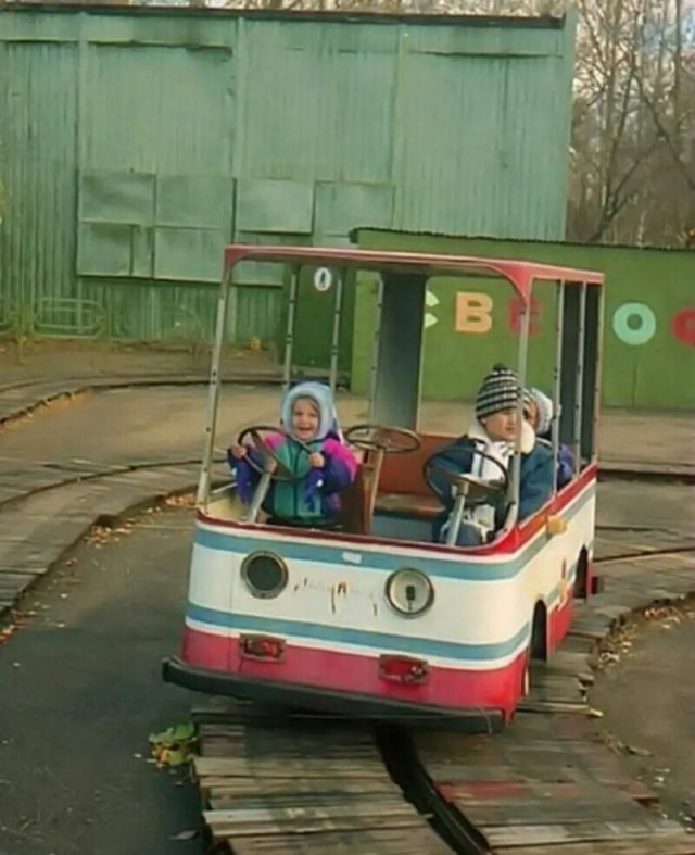 Детство в 1990 е (16 фото) 66f9e0377f5ce.jpeg