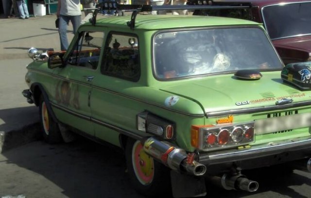 Необычный тюнинг автомобилей (18 фото) 66e094445c2c4.jpeg