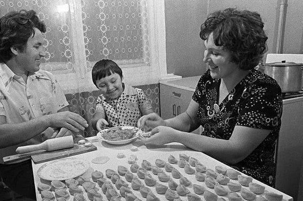 Приятные моменты из жизни на снимках времен СССР (15 фото) 66f9f0db6f06b.jpeg