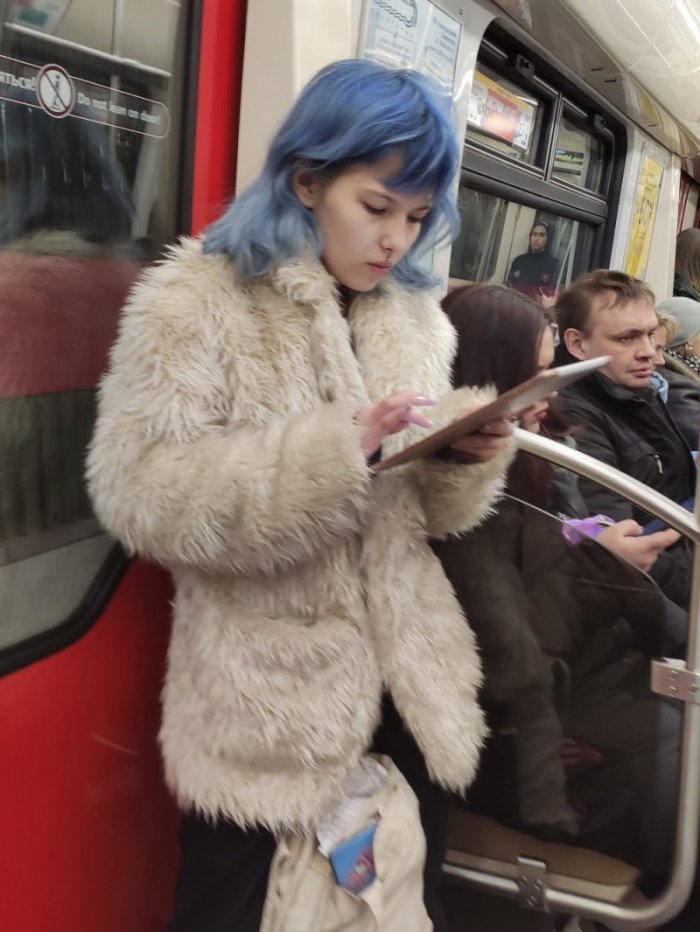 Стиляги в метро (37 фото) 66f9f790b0a06.jpeg