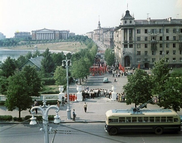 Улицы городов Советского Союза (20 фото) 66f9edd8b332f.jpeg