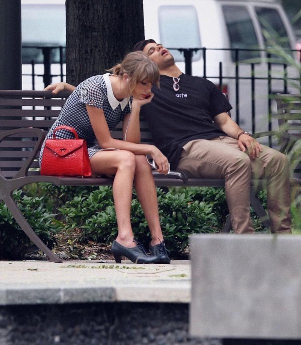 Забавные снимки от матера фотошопа из Бельгии (15 фото) 66e0877fd74b6.jpeg