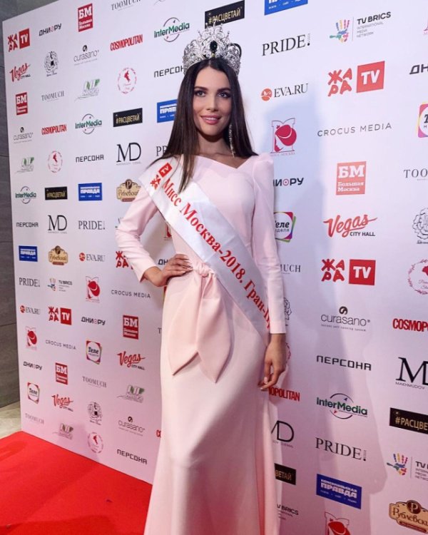 Алеся Семеренко выиграла конкурс красоты «Мисс Москва 2018» (15 фото) 670219fd32782.jpeg