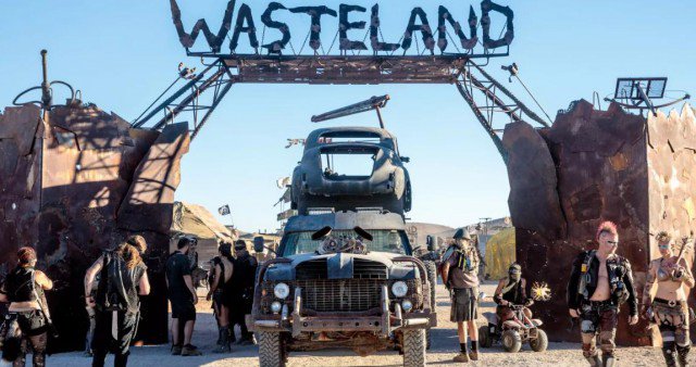 Фестиваль в стиле «Безумного Макса» Wasteland Weekend (29 фото) 670223b730103.jpeg