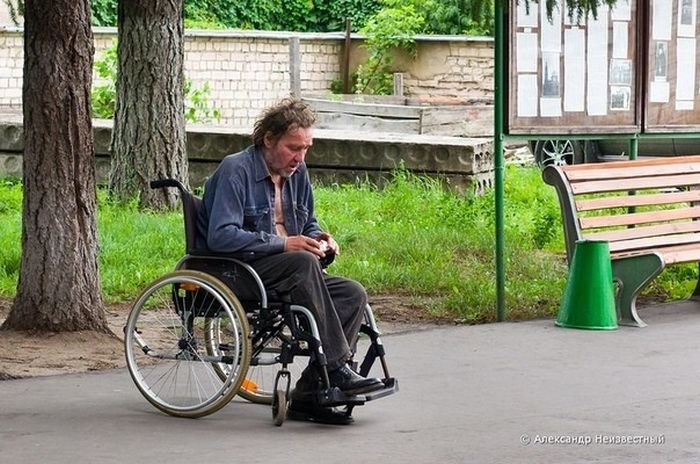 Исцеление «инвалида» под стенами храма (4 фото) 6702303deb33c.jpeg