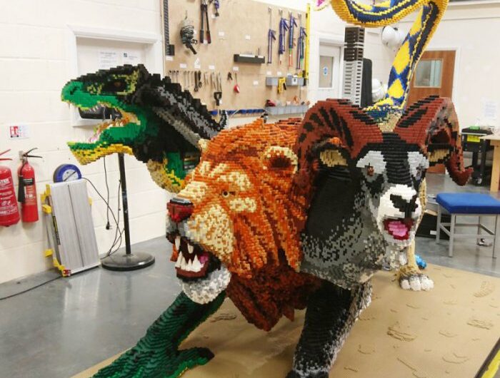 Огромная Химера из конструктора Lego (3 фото) 67023743db7f8.jpeg