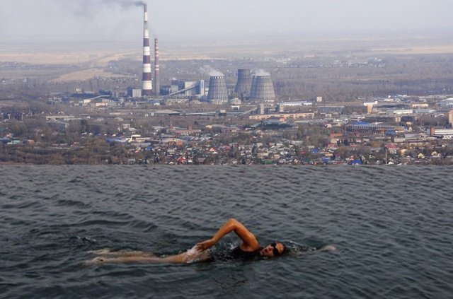 Открытые бассейны с видом на Омск (7 фото) 670214702b426.jpeg