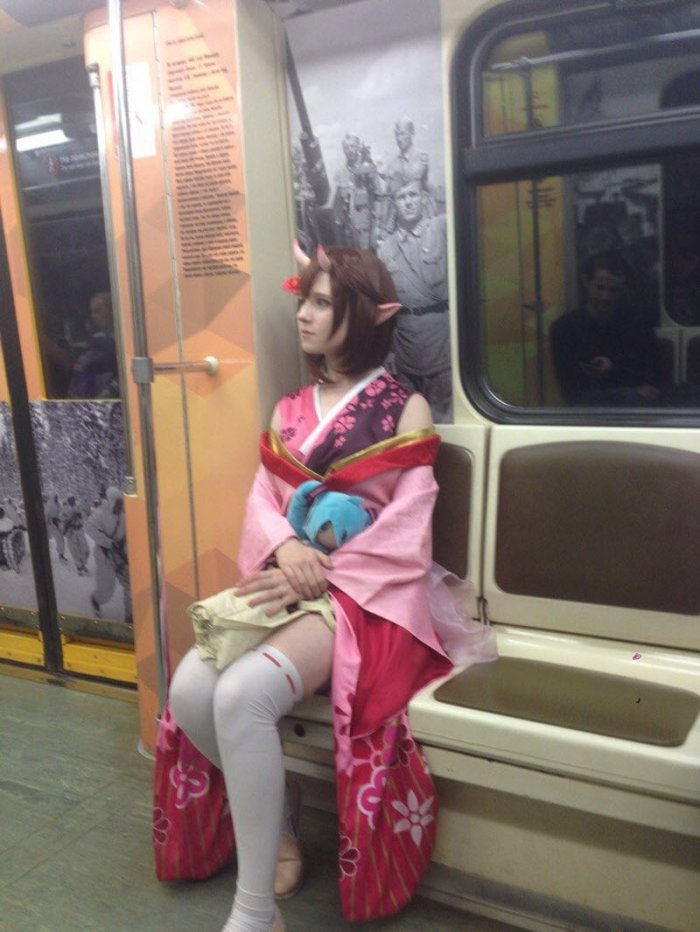 Стиляги в метро (32 фото) 670228b93e0d9.jpeg