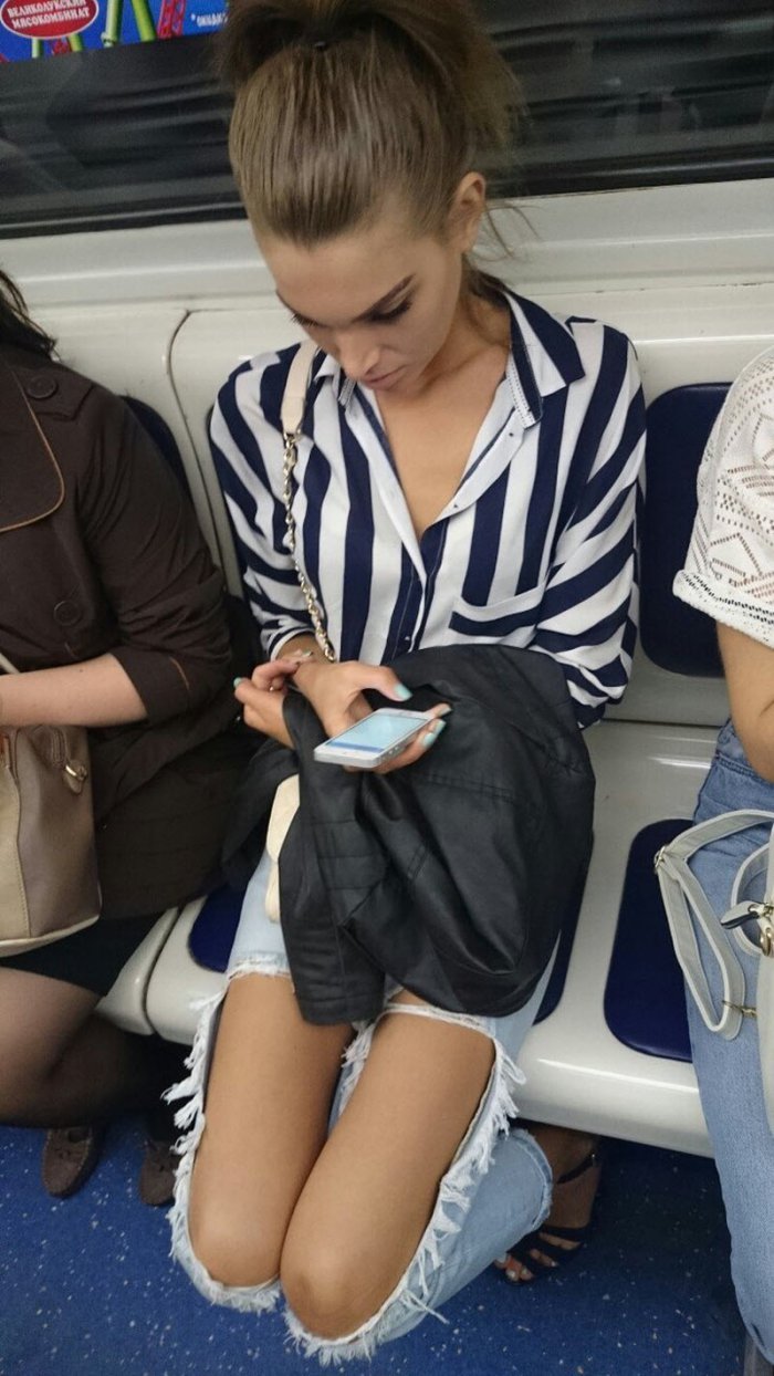 Стиляги в метро (34 фото) 67021fdf0e332.jpeg