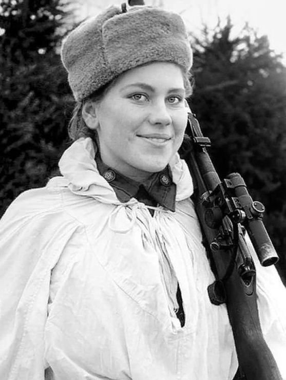 Улыбающиеся женщины участницы ВОВ (38 фото) 67023bb6e809e.jpeg