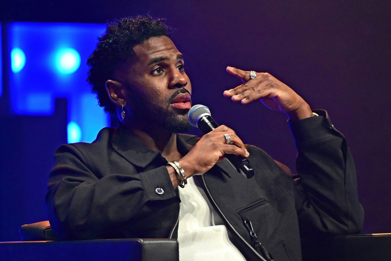 Amerikanskij Pevec 30 Chasov Letel V Rossiju Radi Koncertov 2804f75