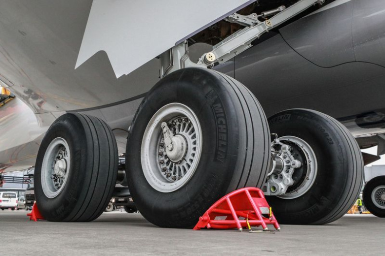 Bezbiletnik Popytalsja Doletet Iz Evropy V Ssha V Otseke Shassi Samoleta 93ff9d2