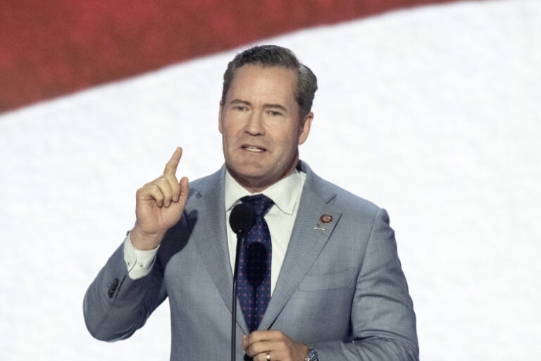 Eks Sovetniku Trampa Nashli Novuju Rabotu Posle Skandala So Slivom Dannyh F15139c