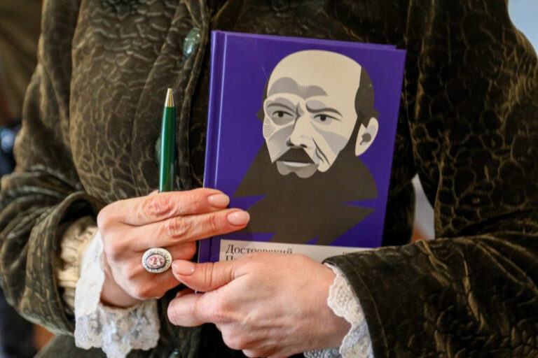 Na Zapade Raskryli Pochemu Molodezh Ssha I Evropy Zachitalas Dostoevskim D912dd8