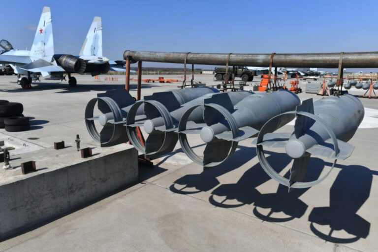 Na Zapade Sravnili Skopirovannuju Ukrainoj U Rossii Aviabombu S Originalom 572fc1d