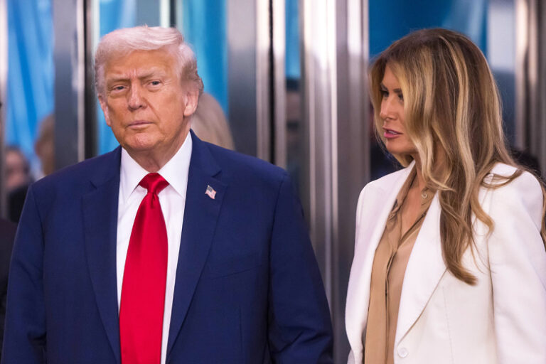 Profajler Sdelal Vyvod O Perepalke Trampa S Zhenoj Po Odnomu Zhestu D771457