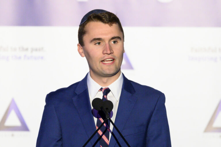 V Zapadnyh Socsetjah Pojavilis Spiski Na Likvidaciju Posle Ubijstva Kirka D8d81a9