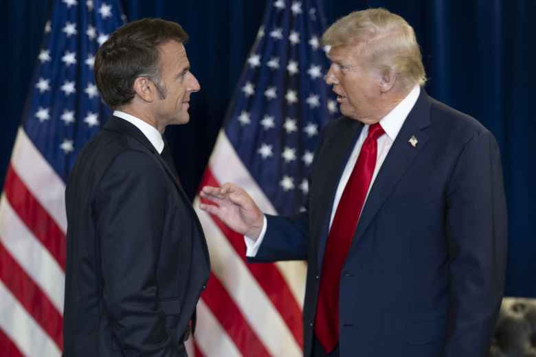 Sdelajte Eto Chtec Po Gubam Raskryla Sut Dialoga Trampa I Makrona 33d6064