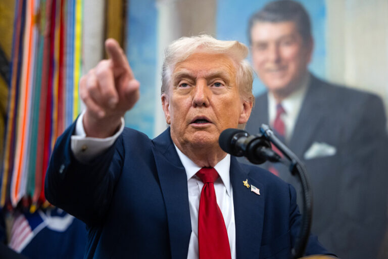 Tramp Anonsiroval Vvedenie Globalnyh Poshlin Na Tovary Iz Kitaja F9dd659