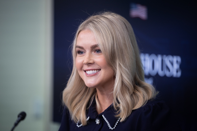 Tramp Ocenil Rabotu Gubami Press Sekretarja Belogo Doma 5e71720