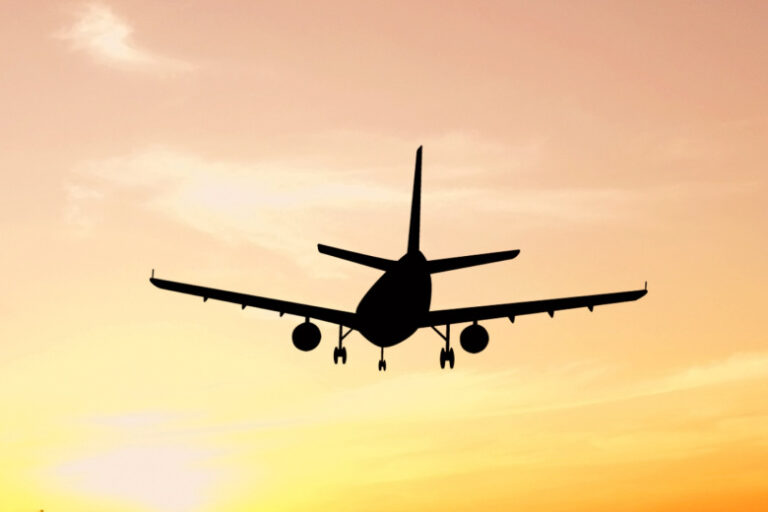 V Amerikanskom Aeroportu Stolknulis Dva Samoleta F0c3b79