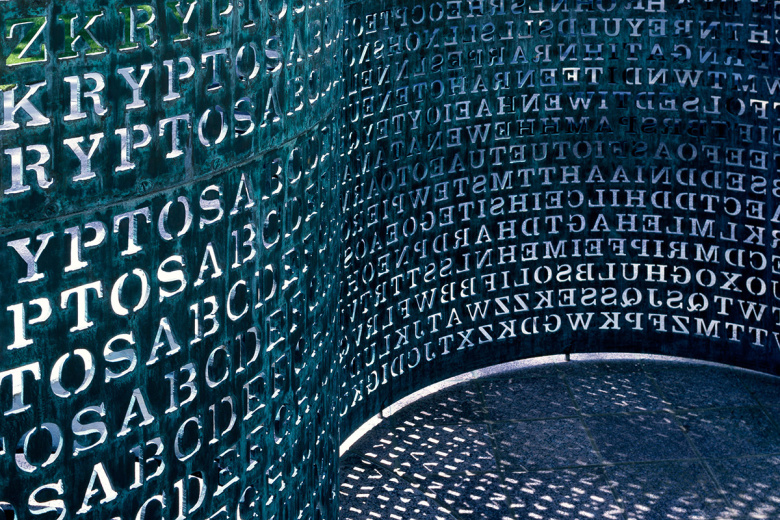 V Ssha Razgadali Samyj Zagadochnyj Shifr Na Skulpture Vozle Cru 32b4a88