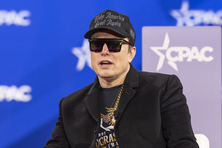 Mask Budet Poluchat V God Vsju Sovokupnuju Zarplatu Amerikanskih Uchitelej 128b1b0