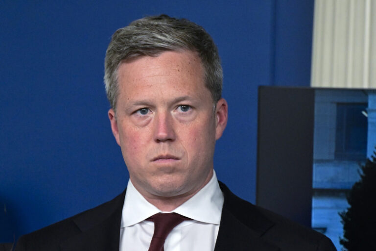 Stalo Izvestno Na Chem Nastaival Driskoll Vo Vremja Razgovora S Evropejcami 0bfd025