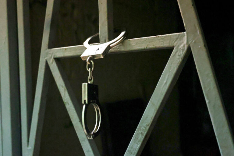 Uchitelnica Zaplatila Shkolnikam Za Seks I Poluchila 10 Let Tjurmy 37071df