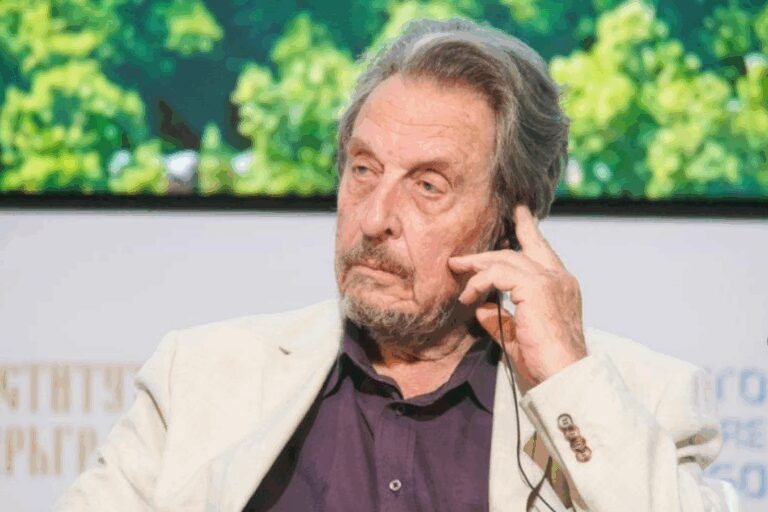 Vse Razrushat Otec Maska Raskryl Kak Na Zapade S Detstva Pugajut Russkimi 154880c