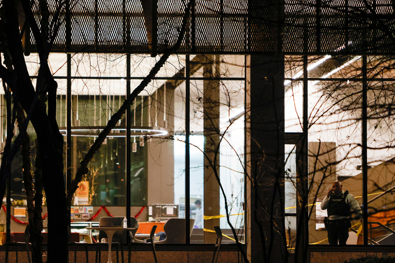 Ssha Ostanovjat Rozygrysh Grin Kart Posle Strelby V Braunovskom Universitete 0627789