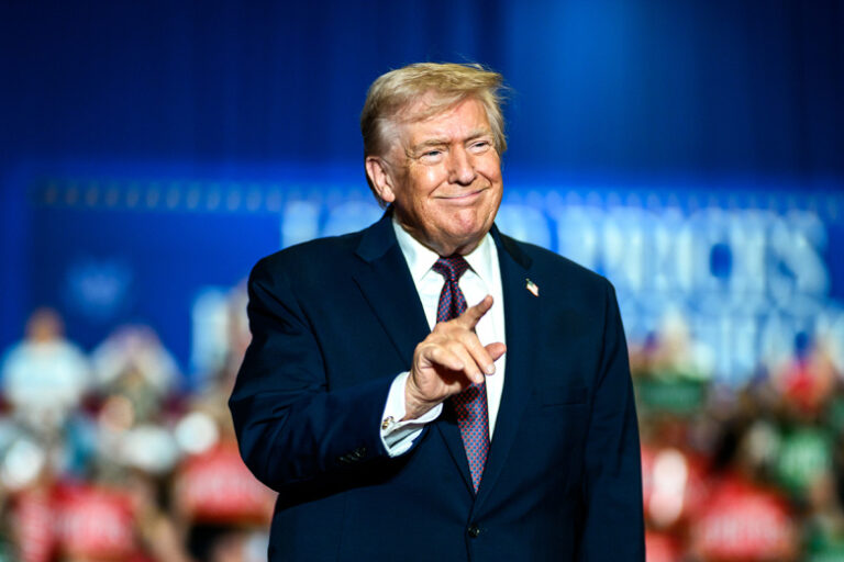 Tramp Sdelal Neobychnyj Podarok Prezidentu Juzhnoj Korei Ff0054f