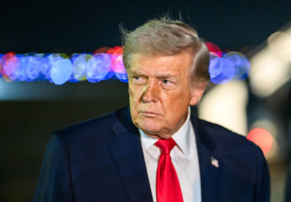 Chto Eto Bylo Tramp Posmejalsja Nad Vneshnim Vidom Makrona V Davose 808ed66