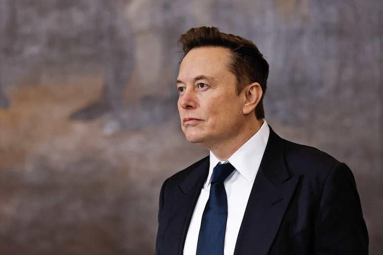 Mask Podal Isk Protiv Dvuh It Gigantov B742352