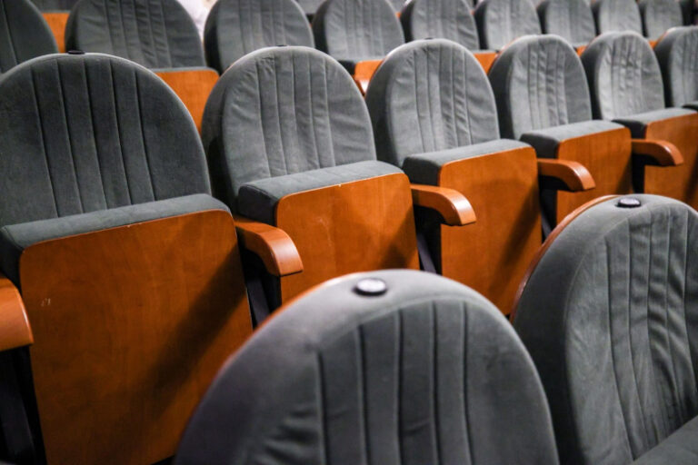 Obshhie Sbory Prostokvashino V Kinoteatrah Prevysili 2 Mlrd Rublej De9f036