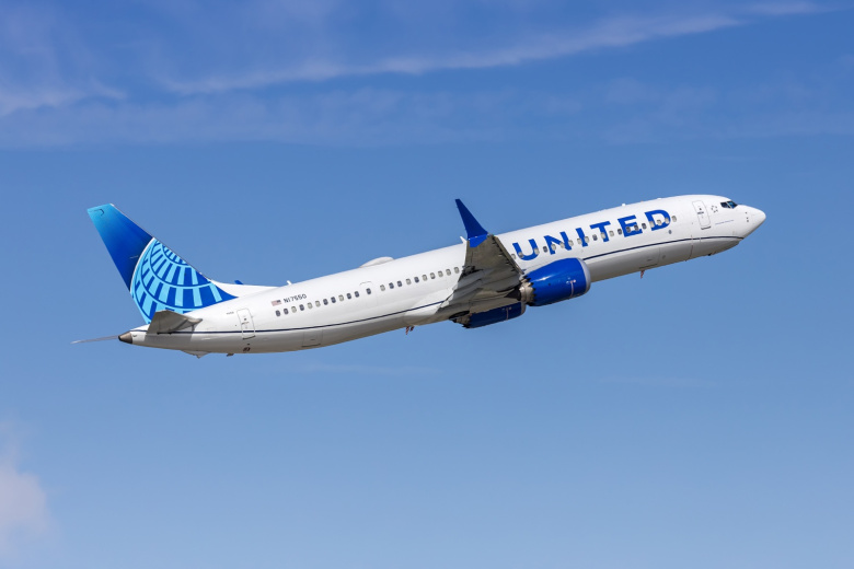 Ssha kupjat ljuks lajner dlja deportacij s televizorami i kuhnej 6786e53