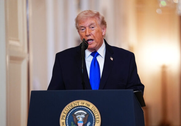 Tramp brosil kongressu vyzov iz za poshlin 031120d