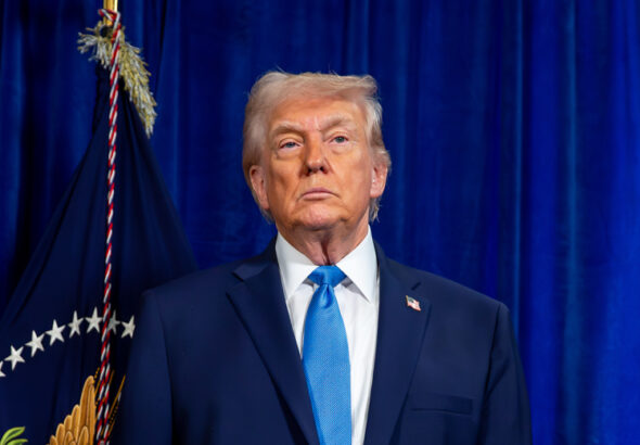 Tramp otmenil poshliny dlja indii 3c9e832