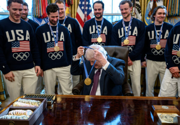 Tramp primeril olimpijskuju zolotuju medal i otkazalsja ee vozvrashhat