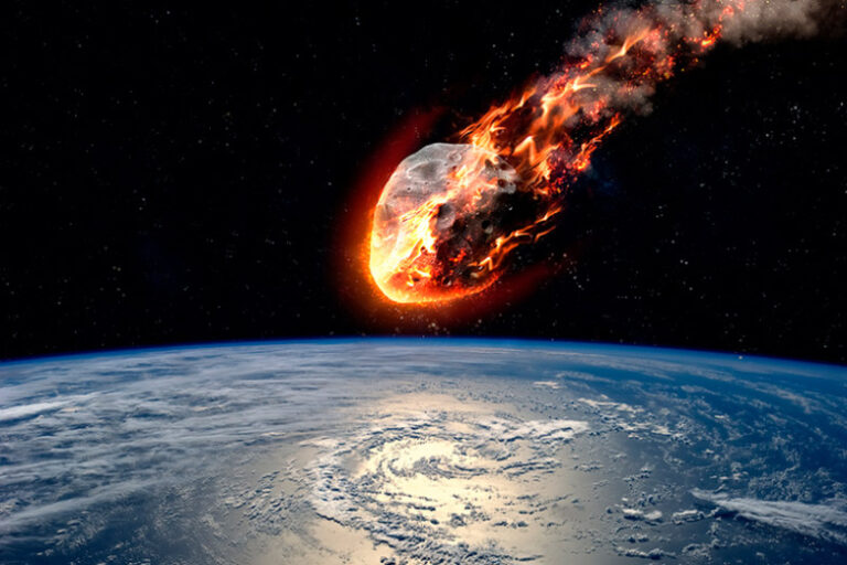 Meteorit probil kryshu zhilogo doma 08d7499