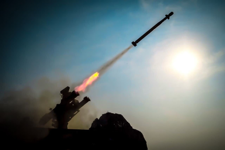 S treskom i pozorom amerikanskij senator o vojne ssha protiv irana fff294d